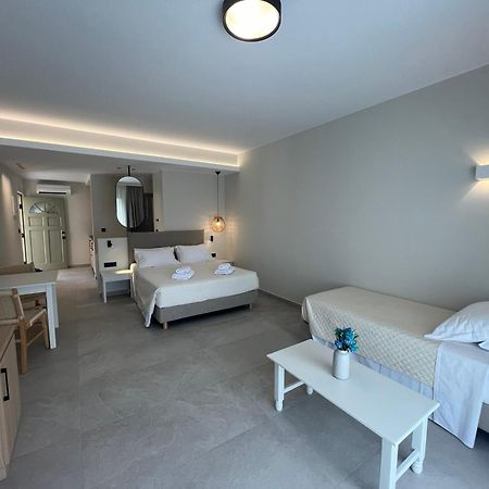 Mediterranean Sea Top Floor Palaiochora Bagian luar foto