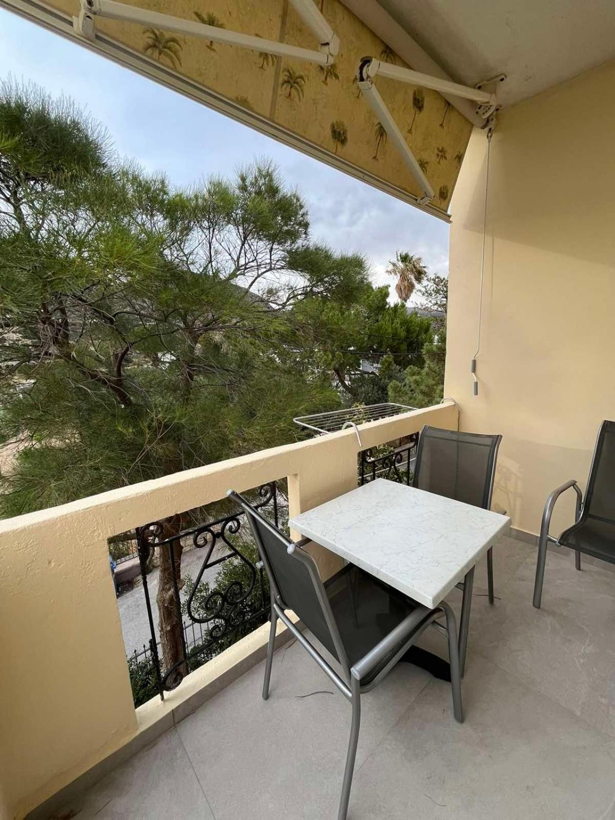 Mediterranean Sea Top Floor Palaiochora Bagian luar foto